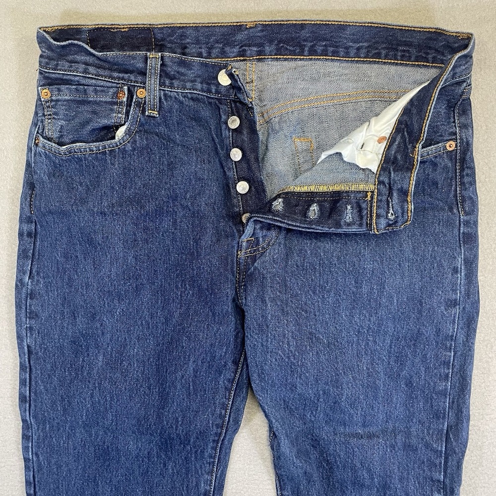 Levi’s 501 Men’s Jeans W34 L32 Medium Wash Blue Straight Leg Button Fly